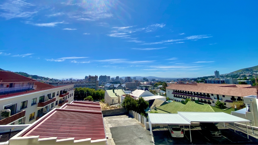 1 Bedroom Property for Sale in Gardens Western Cape